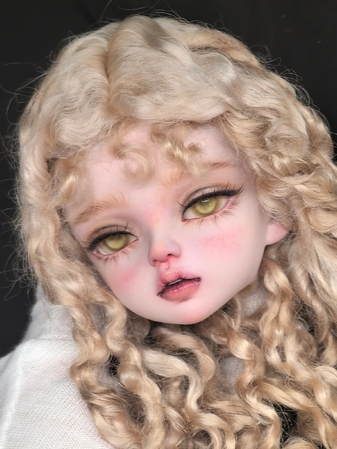 Beauty Makeup Girl - 1/4 Scale SD BJD Doll Head