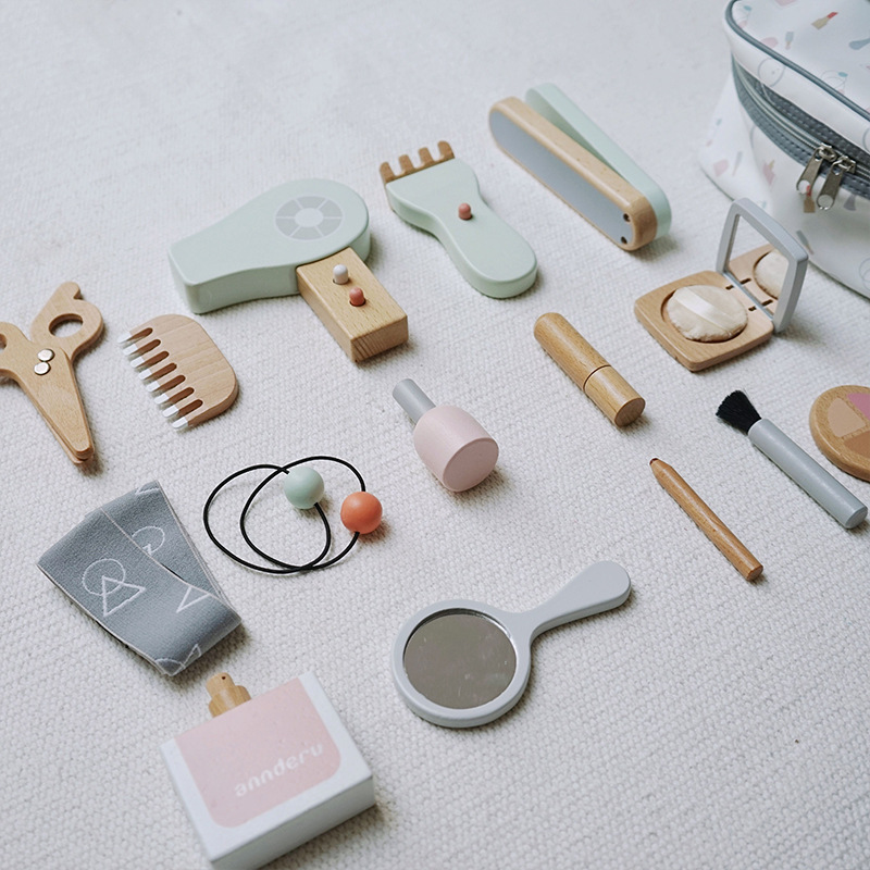 Korean Style Wooden Beauty Set - Beauty Makeup Girl のレビューと価格