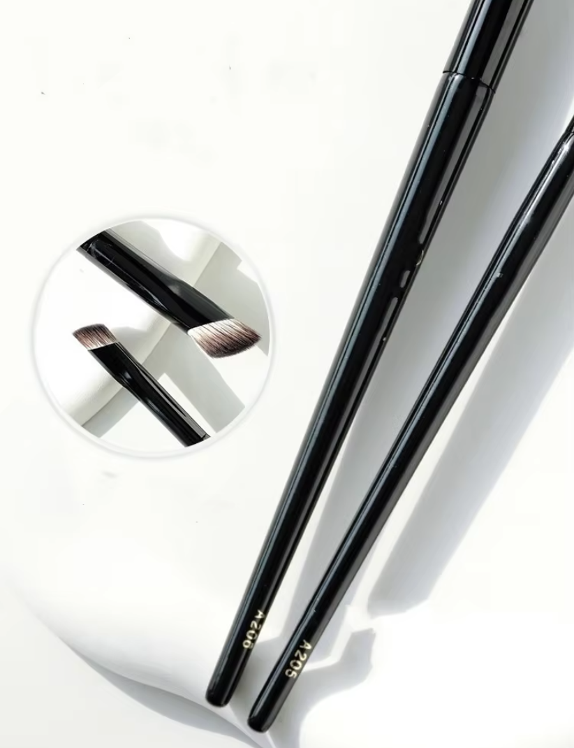 Triangle Makeup Brush Conceale - Beauty Makeup Logo Design のレビューと価格